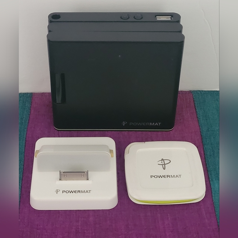POWERMAT Wireless Foldable Charging Station W/ (2) Accessories For 3 Devices. NO
